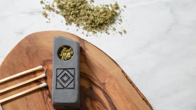 Exploring Different Ways to Smoke Weed with Ganjacy.com